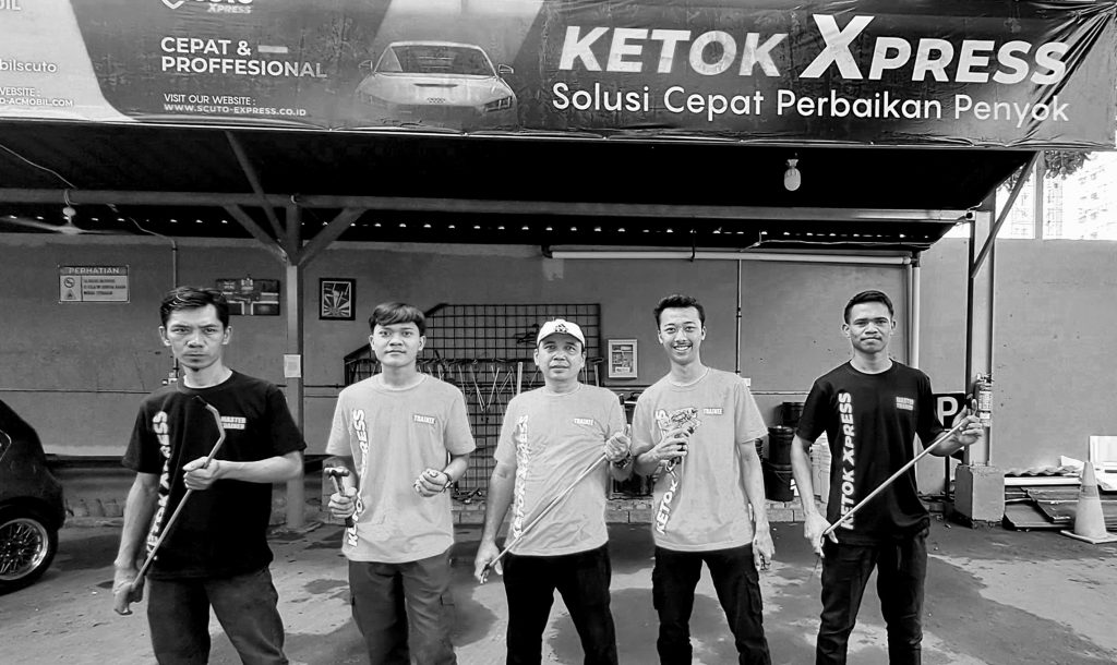 Para Teknisi Ketok Xpress yang sudah berpengalaman